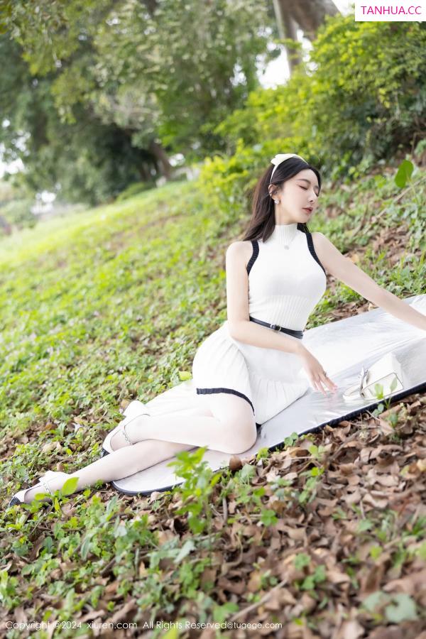 王馨瑶  [XiuRen]高清写真图 2024.04.02 No.8334 王馨瑶yanni 丝袜美腿第6张图片